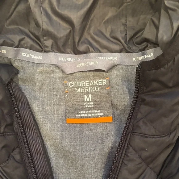 Icebreaker Women's Black Quilted Puffer Coat - Picture 4 of 9